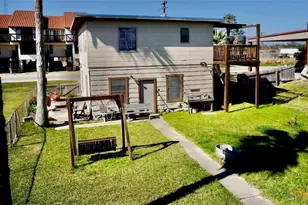 415 S 15th St, Port O'Connor, TX 77982 - Photo 2