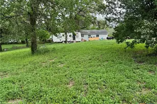 103 Reiffert St, Cuero, TX 77954 - Photo 4