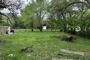 103 Reiffert St, Cuero, TX 77954 - Photo 10