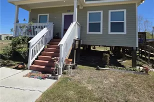 501 S 13th St, Seadrift, TX 77983 - Photo 1