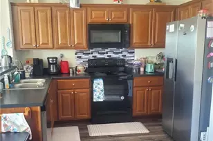 501 S 13th St, Seadrift, TX 77983 - Photo 8