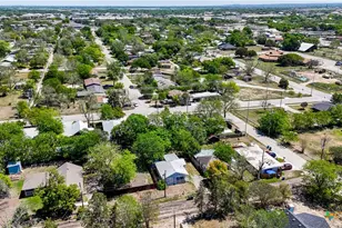 411 Ellis St, Seguin, TX 78155 - Photo 28