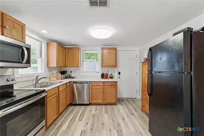 411 Ellis Street, Seguin, TX 78155 - Photo 10