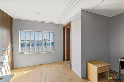 107 W Main Street, Cameron, TX 76520 - Photo 36