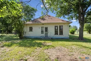 1104 E Umlang St, Thorndale, TX 76577 - Photo 24