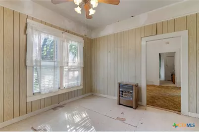 1104 E Umlang Street, Thorndale, TX 76577 - Photo 6