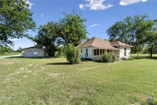 1104 E Umlang St, Thorndale, TX 76577 - Photo 4