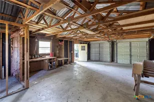 1104 E Umlang St, Thorndale, TX 76577 - Photo 28