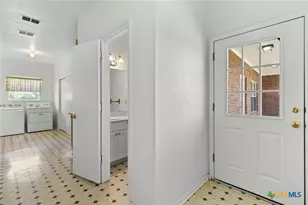 10514 Hunt Hill Rd, Rogers, TX 76569 - Photo 30