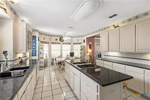 628 Mission View Ct, New Braunfels, TX 78130 - Photo 12