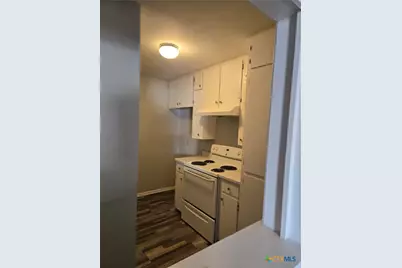 1028 Jefferson Avenue, Seguin, TX 78155 - Photo 6