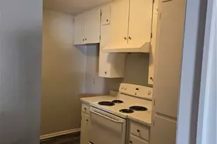 1028 Jefferson Ave, Seguin, TX 78155 - Photo 6