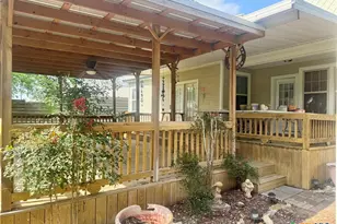 706 West St, Yoakum, TX 77995 - Photo 28