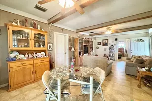 706 West St, Yoakum, TX 77995 - Photo 10