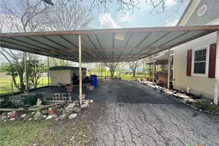 706 West St, Yoakum, TX 77995 - Photo 34