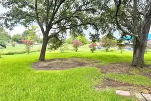 706 West St, Yoakum, TX 77995 - Photo 44