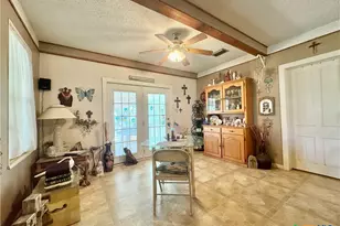 706 West St, Yoakum, TX 77995 - Photo 8