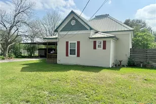 706 West St, Yoakum, TX 77995 - Photo 46