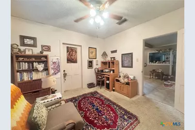 706 West Street, Yoakum, TX 77995 - Photo 18