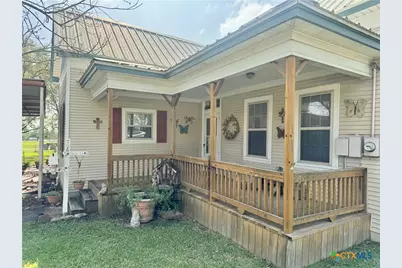 706 West Street, Yoakum, TX 77995 - Photo 2