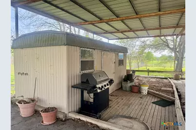 706 West Street, Yoakum, TX 77995 - Photo 38
