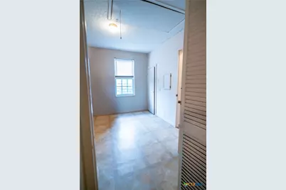 706 West Street, Yoakum, TX 77995 - Photo 16