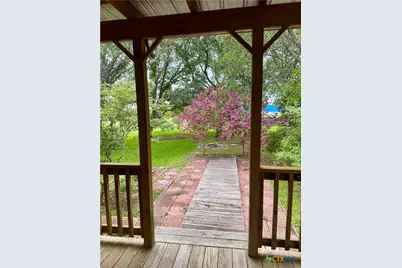 706 West Street, Yoakum, TX 77995 - Photo 28