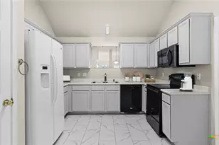 2121 Keystone Dr, New Braunfels, TX 78130 - Photo 4