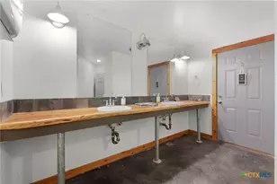 271 County Rd 2804, Lampasas, TX 76550 - Photo 32