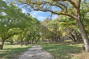 271 County Rd 2804, Lampasas, TX 76550 - Photo 14