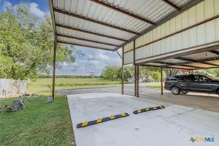 110 Live Oak St, Gonzales, TX 78629 - Photo 44