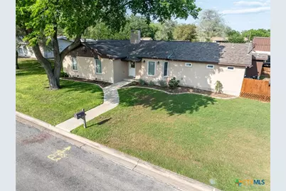 110 Live Oak Street, Gonzales, TX 78629 - Photo 1