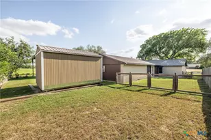 110 Live Oak St, Gonzales, TX 78629 - Photo 42