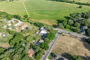 110 Live Oak St, Gonzales, TX 78629 - Photo 40