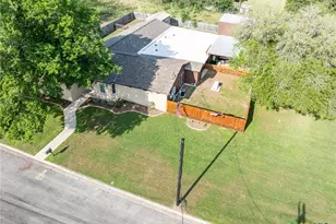 110 Live Oak St, Gonzales, TX 78629 - Photo 36