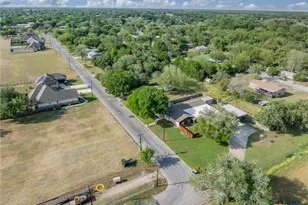 110 Live Oak St, Gonzales, TX 78629 - Photo 38