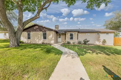 110 Live Oak Street, Gonzales, TX 78629 - Photo 2