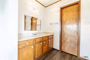 679 Royal Rd, Port Lavaca, TX 77979 - Photo 10