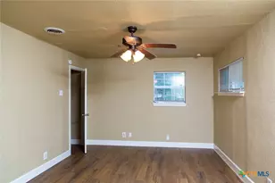 1402 Toliver St, Killeen, TX 76541 - Photo 32