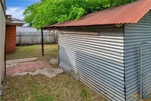 110 Marx St, Ganado, TX 77962 - Photo 24