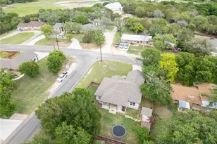 1202 S Willis St, Lampasas, TX 76550 - Photo 8