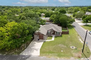 1202 S Willis St, Lampasas, TX 76550 - Photo 4