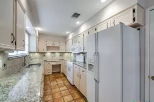 620 Lake Island Dr, Canyon Lake, TX 78133 - Photo 14