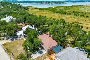 620 Lake Island Dr, Canyon Lake, TX 78133 - Photo 2