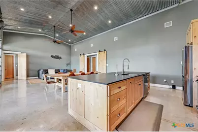 464 County Road 471, Gonzales, TX 78629 - Photo 14