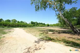 464 County Rd 471, Gonzales, TX 78629 - Photo 6