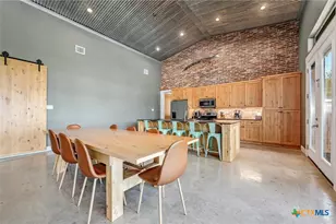 464 County Rd 471, Gonzales, TX 78629 - Photo 18