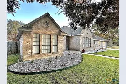 203 Chimney Rock Drive, Victoria, TX 77904 - Photo 2