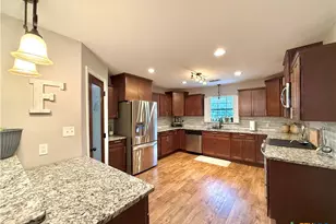 203 Chimney Rock Dr, Victoria, TX 77904 - Photo 10