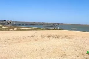 837 Swallow Dr, Palacios, TX 77465 - Photo 16